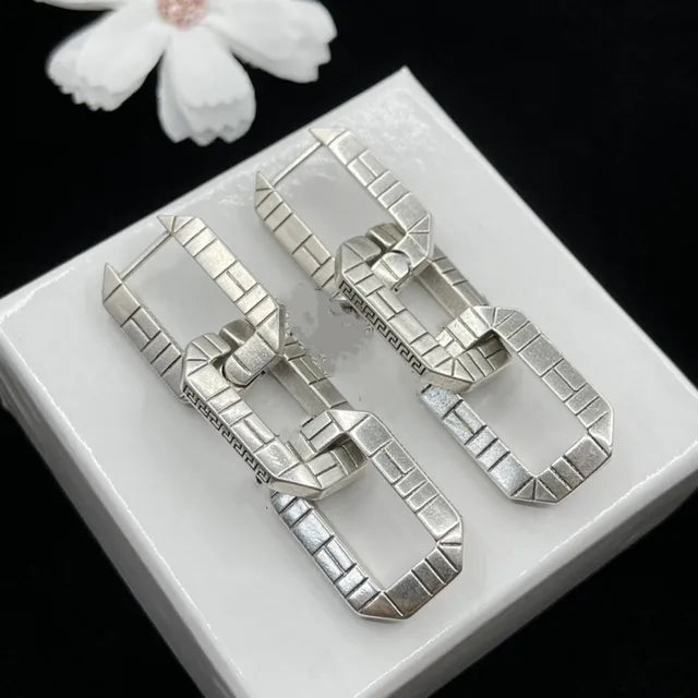 Retro style light luxe lace earrings