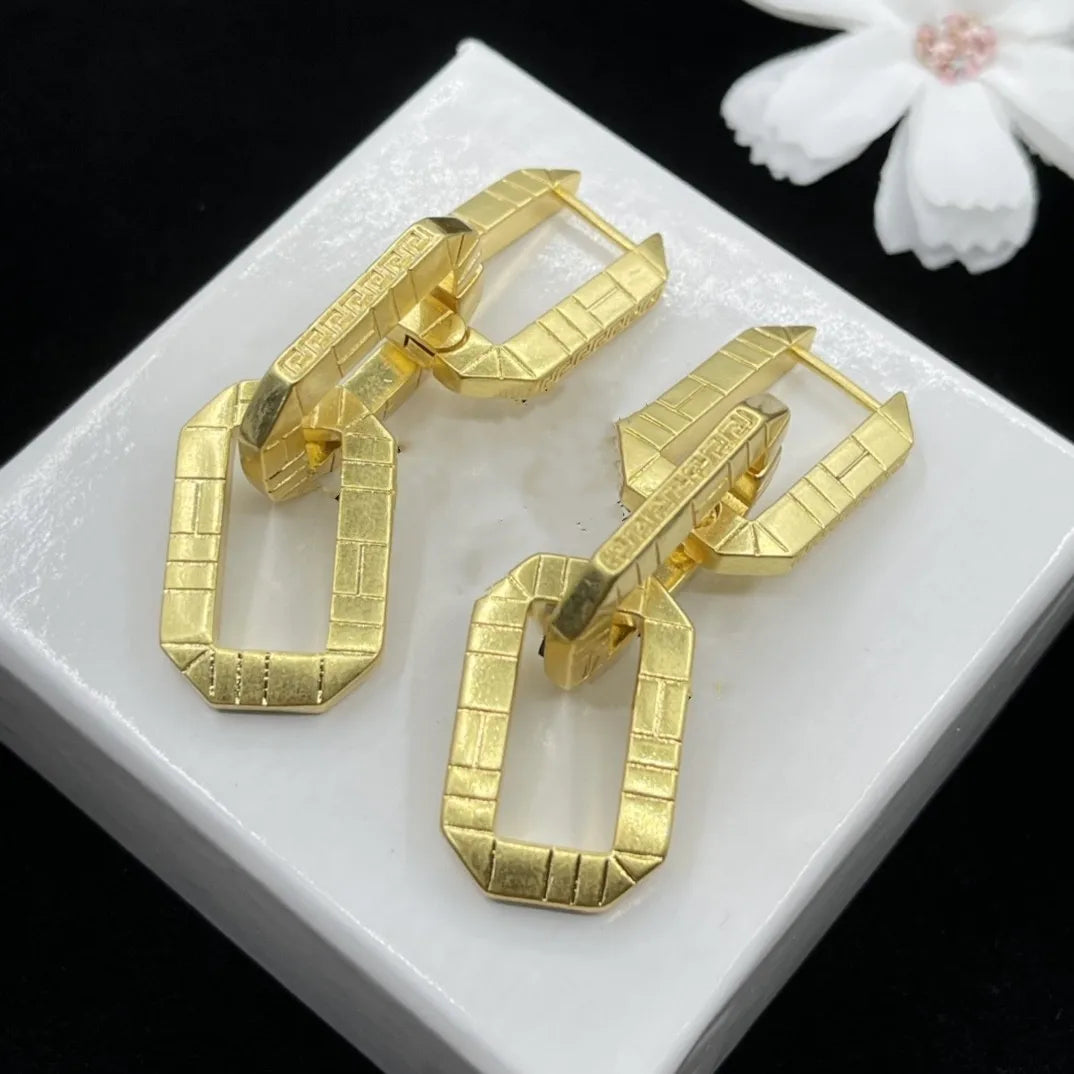 Retro style light luxe lace earrings