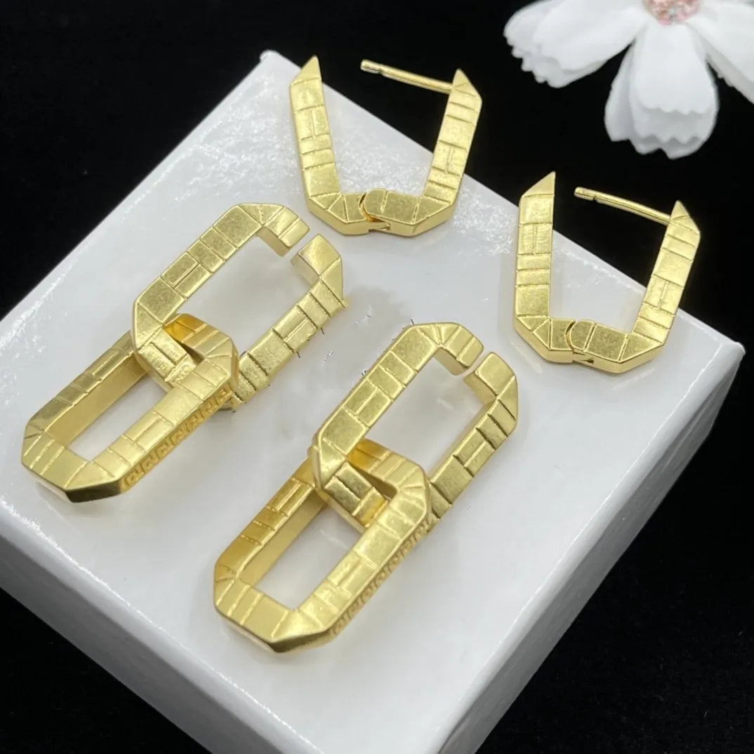 Retro style light luxe lace earrings